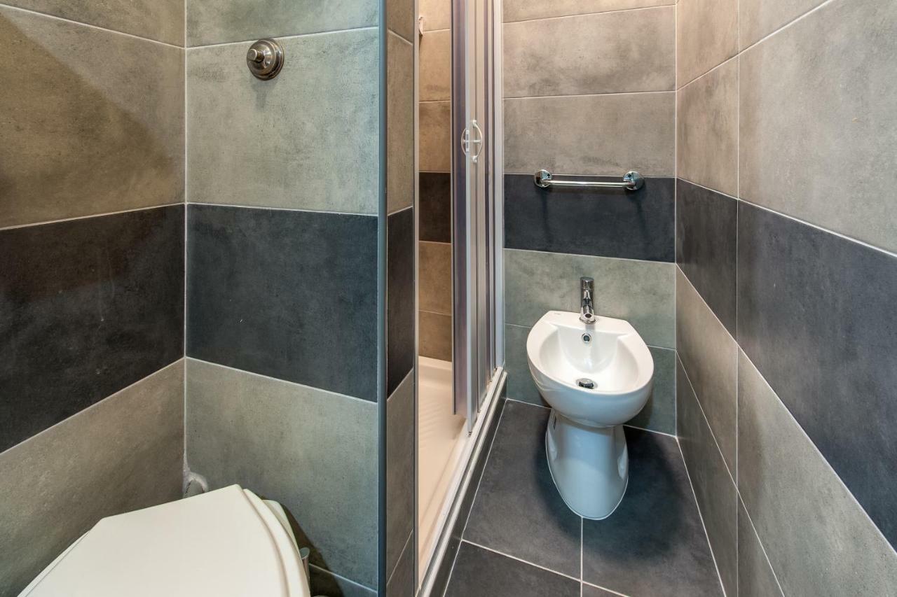 Alessandro A San Pietro Bed Pensionat Rom